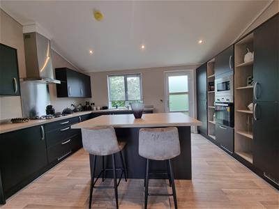 BESPOKE MODERN KITCHEN